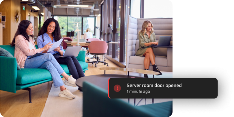 notification d’ouverture de salle serveur détectée par un système de contrôle d’accès intelligent
