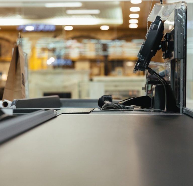 Sécurité dans le secteur retail alimentaire au niveau de la caisse.