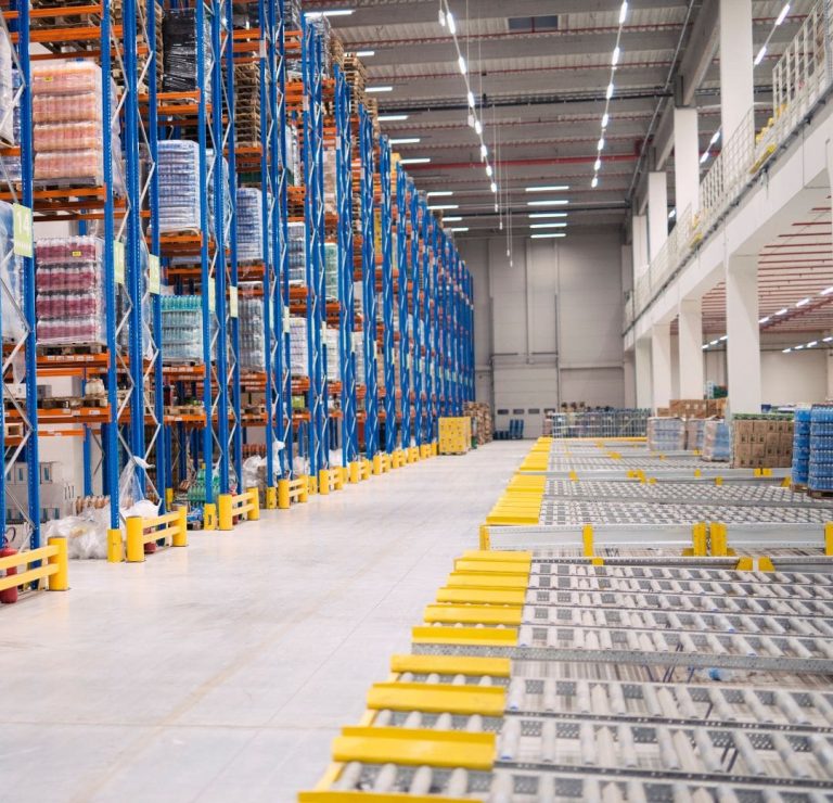 Sécurité d'entrepôt avec services de manutention, transport, logistique.
